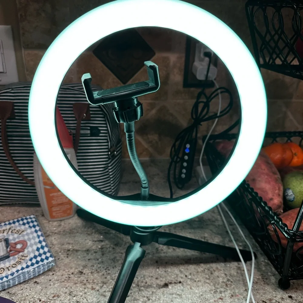 Vivitar LED light ring for streaming